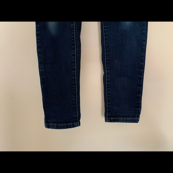 Levi’s - Picture 2 of 3